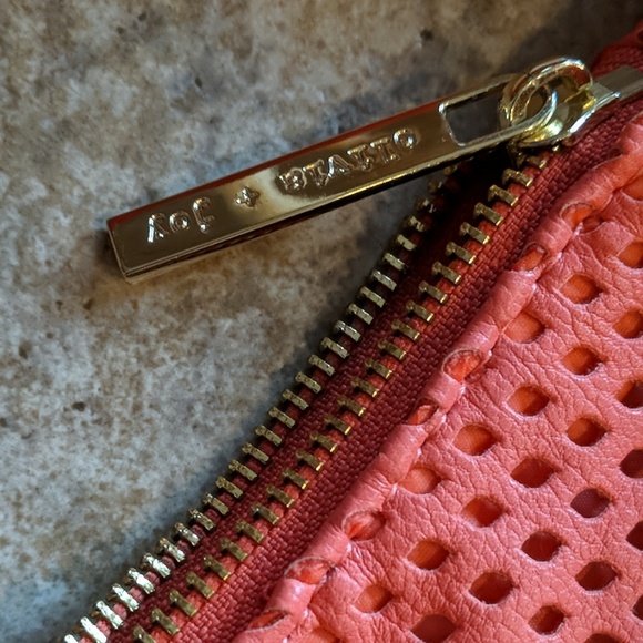 OLIVIA & JOY coral mesh faux leather purse nwot - Picture 3 of 6